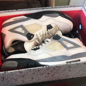 AIR JORDAN 4 RETRO